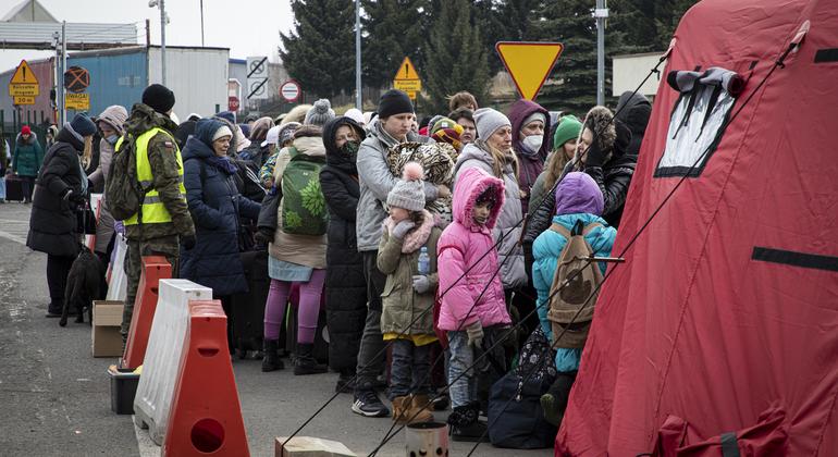 यूक्रेन के हज़ारों नागरिकों ने पोलैण्ड में शरण ली है.