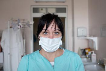乌克兰基辅流行病学和传染病研究所的一名护士。