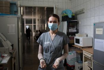 Сотрудница одной из киевских больниц. 