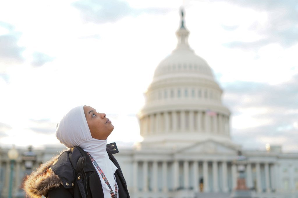 L'auteur de livres pour enfants et ancienne réfugiée somalienne Habso Mohamud devant le Capitole à Washington, DC., aux Etats-Unis