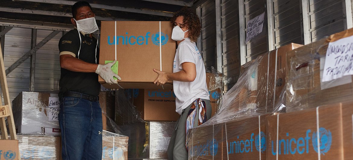 UNICEF staff unload vital medical supplies at a hospital in western Venezuela.