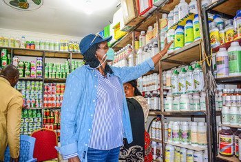 Agnes Kalibata, former Rwandan Minister for Agriculture, visits a supermarket.