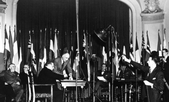 1945年10月16日下午，20余个国家签署《联合国粮食及农业组织章程》，粮农组织正式成立。