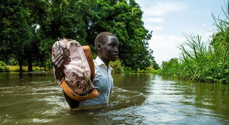 Река Нил затопила пригороды Джубы, Южный Судан.