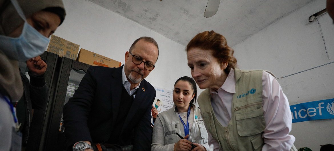 من الأرشيف: مديرا اليونيسف وبرنامج الإغذية العالمي ينهيان زيارة مشتركة إلى سوريا، حيث اطلعا على أثر النزاع على الأطفال والعائلات. (2020) 
