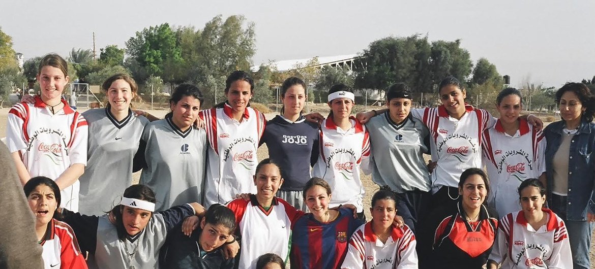 هني ثلجية، كابتن الفريق النسائي لكرة القدم سابقا مع فريقها في الأراضي الفلسطينية المحتلة