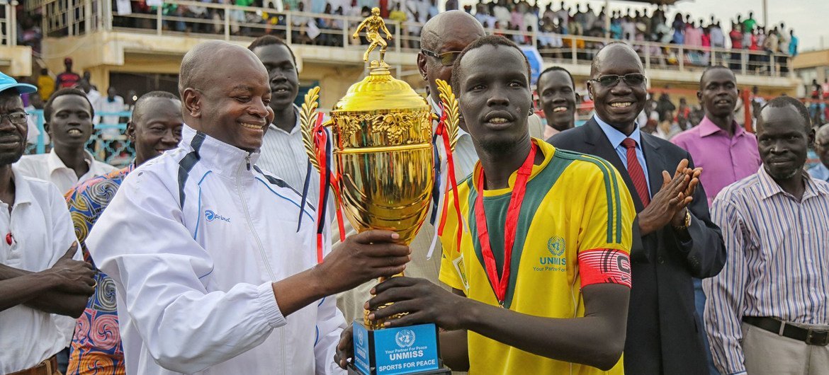 联合国南苏丹特派团协助举办了“和平杯”南苏丹足球赛。（资料图片）