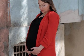 Роды - стрессовая ситуация для женщин, а в период пандемии коронавируса они вызывают у будущих мам дополнительные опасения.