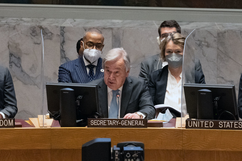 Le Secrétaire général António Guterres devant le Conseil de sécurité.
