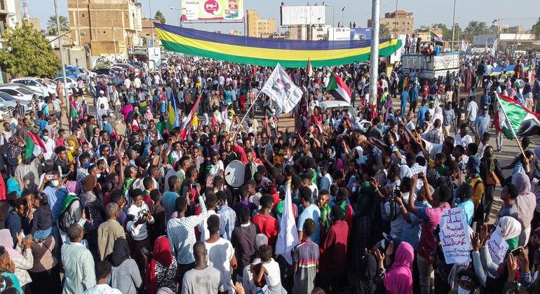 Sudan: Kepala HAM PBB khawatir atas pembunuhan pengunjuk rasa oleh pasukan keamanan |