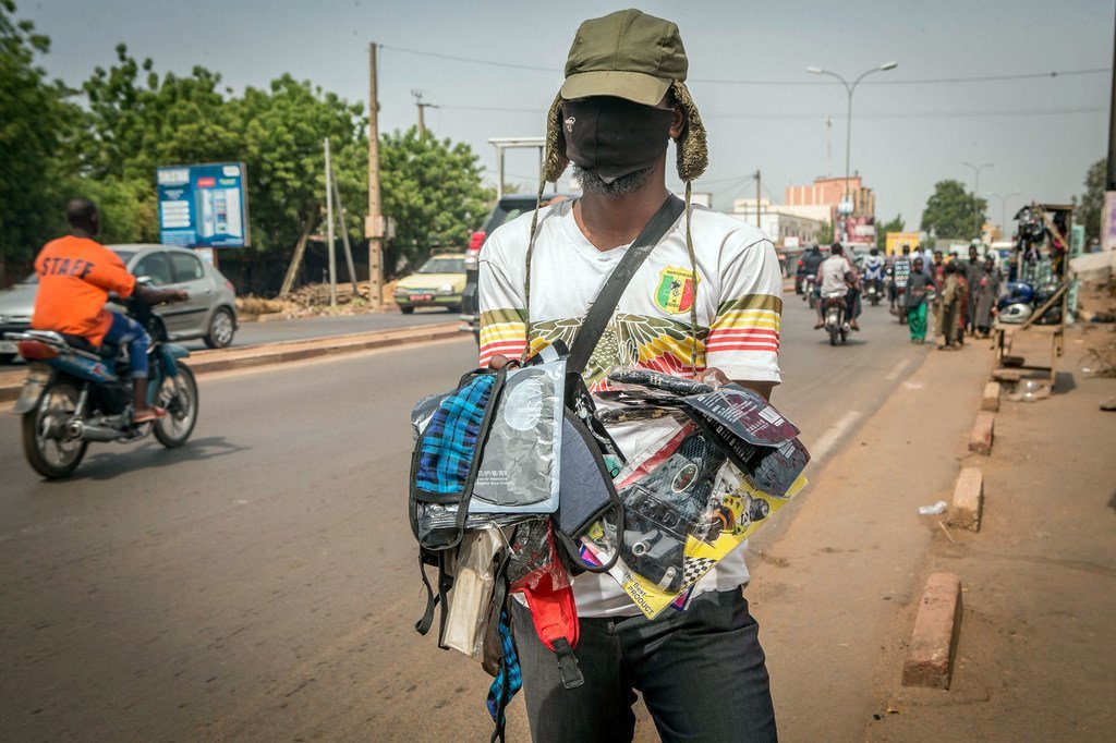 Pour combattre la pandémie de Covid-19 au Mali, l'ONU s'efforce en partenariat avec le gouvernement de sensibiliser la population.