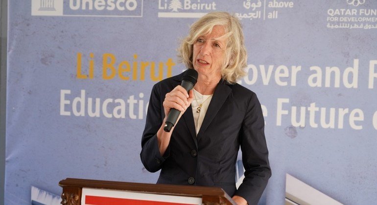 La sous-directrice générale de l'UNESCO pour l'éducation, Stefania Giannini, lors de sa visite à Beyrouth (3-5 août 2021).