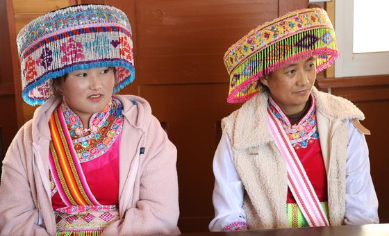 Женщины из этнического меньшинства Лису в провинции Юньнань, Китай, 