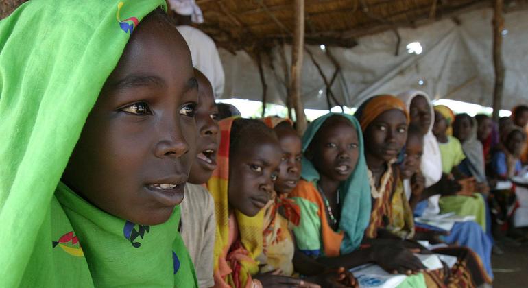 Central African girls aged 12-18 years in Sam-Ouandja, Haute-Kotto prefecture.