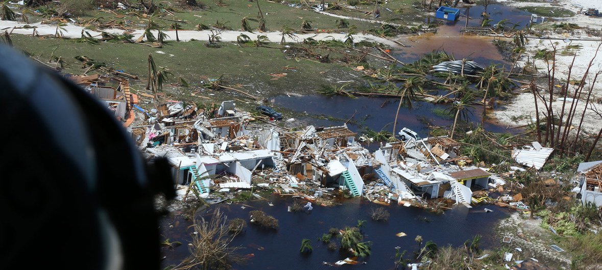 飓风多里安于9月1日袭击巴哈马北部造成严重破坏，美国海岸警卫队正在为该国的救灾工作提供支持。