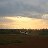 一架直升机从北基伍贝尼的联合国驻刚果(金)稳定特派团基地起飞，执行侦察任务。（档案照片）