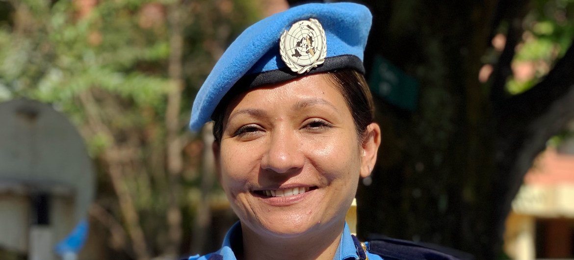 Superintendente Sangya Malla, do Nepal, é a vencedora do Prêmio da ONU para Mulher Policial em 2021