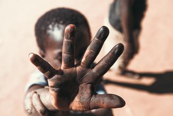 A África Subsaariana tem a maior proporção de crianças trabalhando em condições perigosas