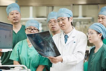 无锡市人民医院陈静瑜教授和他的肺移植团队
