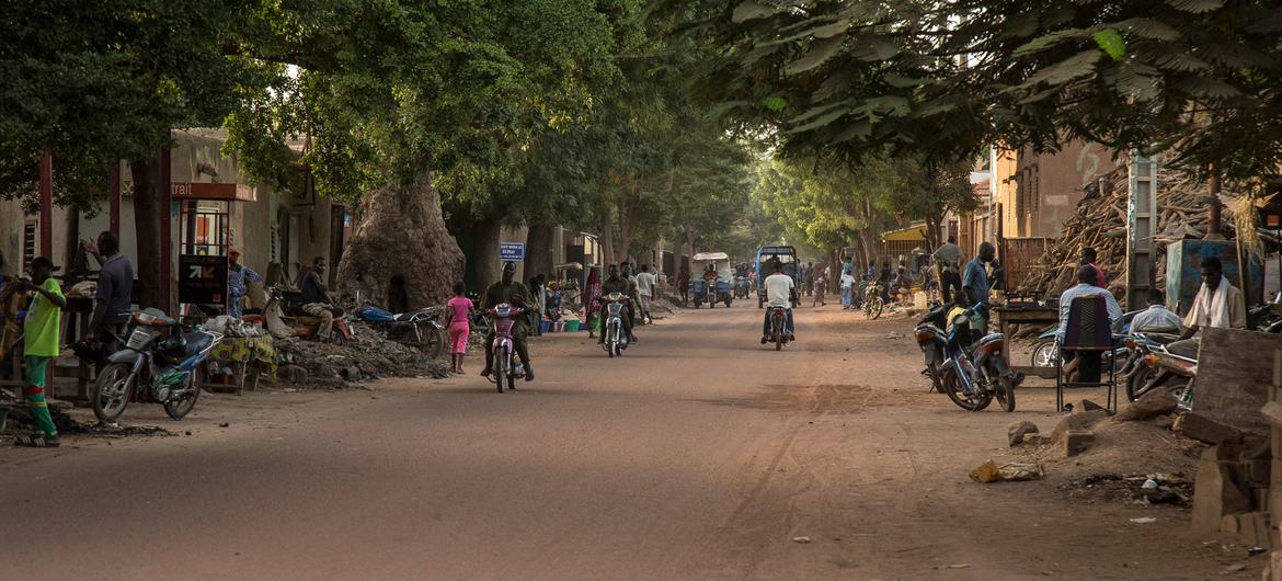 A busy street in the city centre of Mopti, Mali.