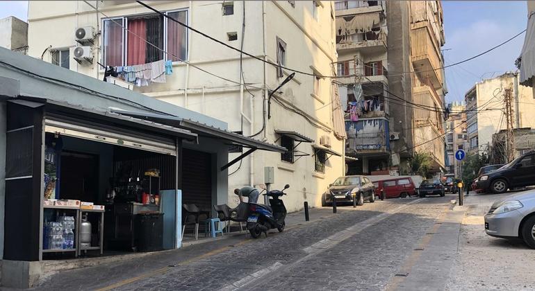 تحسين وتعبيد شارع الجزار في المنطقة الأكثر إهمالاً في بيروت 