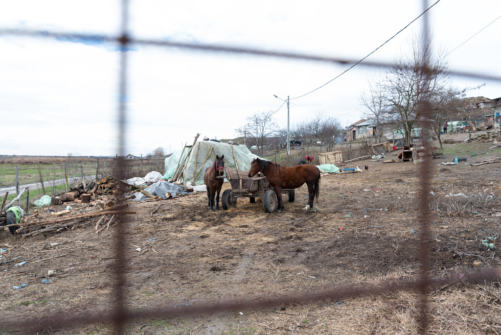 Una comunidad romaní rural ubicada a 60 km de Bucarest, en Rumanía.