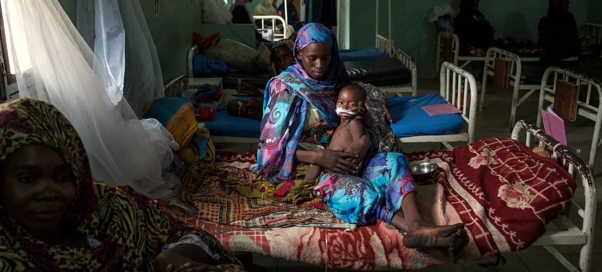 Niños desnutridos en la unidad de nutrición terapéutica del Hospital de N'Djamena, la capital de Chad.