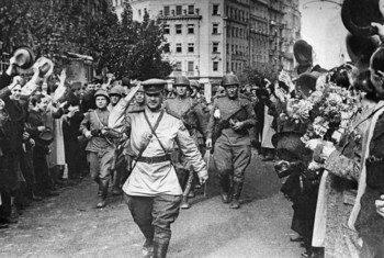 Встреча советских воинов-освободителей в Белграде, 1944 г.
