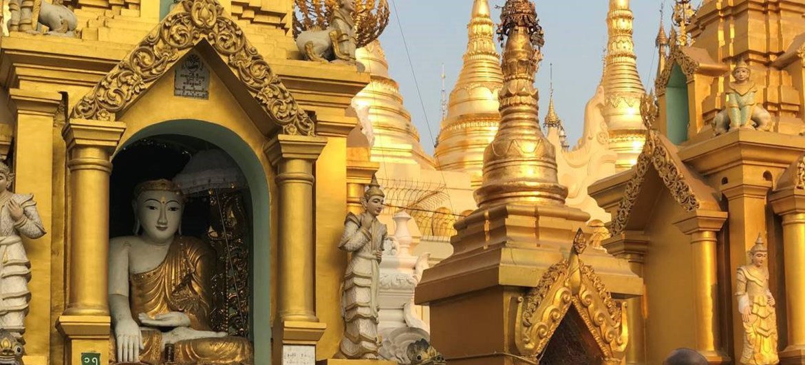缅甸最神圣的佛塔仰光大金塔。