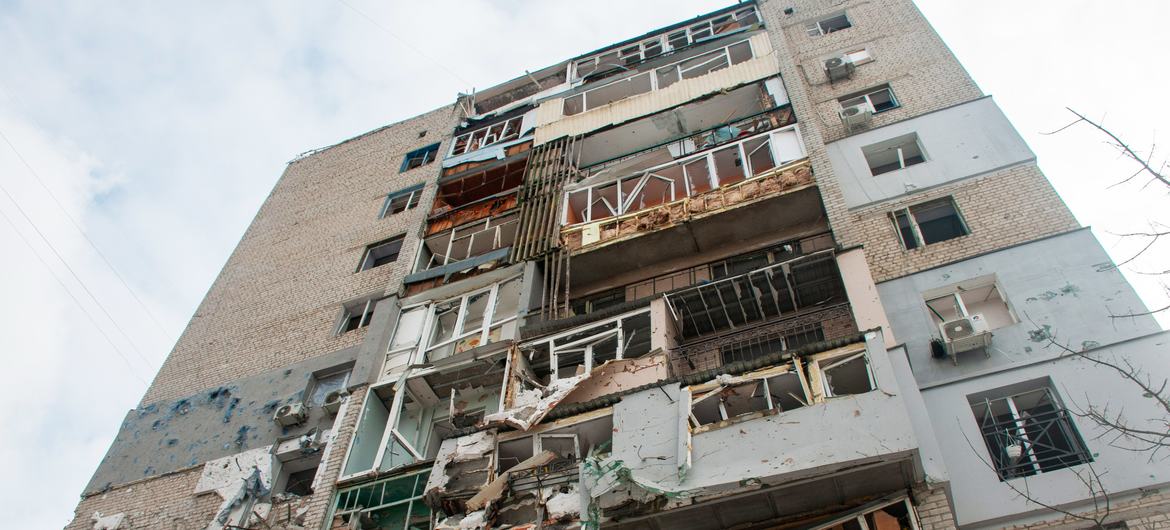 На фото: разрушенное здание в Харькове.    