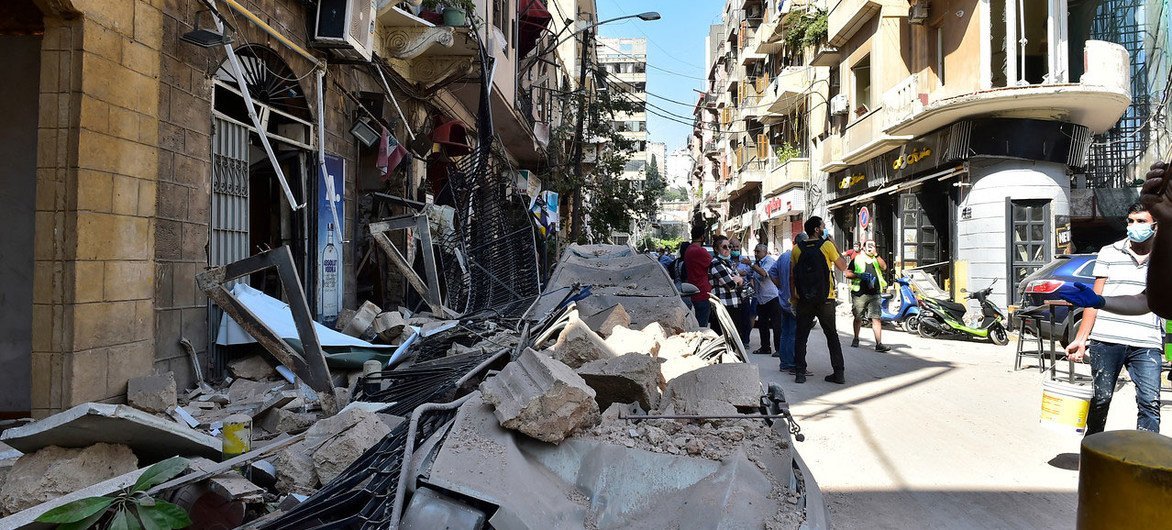 A explosão em Beirute causou muitos danos em bairros residenciais