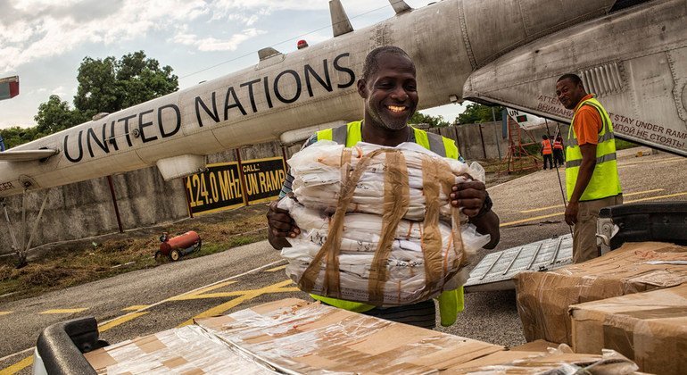 Entre 2004 et 2017, la Mission des Nations Unies pour la stabilisation en Haïti (MINUSTAH) a aidé les Haïtiens à rassembler et transporter les bulletins de vote de tout le pays vers la capitale Port-au-Prince (archive)