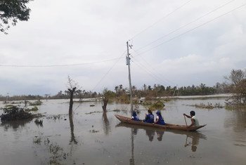 An IOM team on the ground in Camarines Sur, one of the regions badly hit by Typhoon Goni.