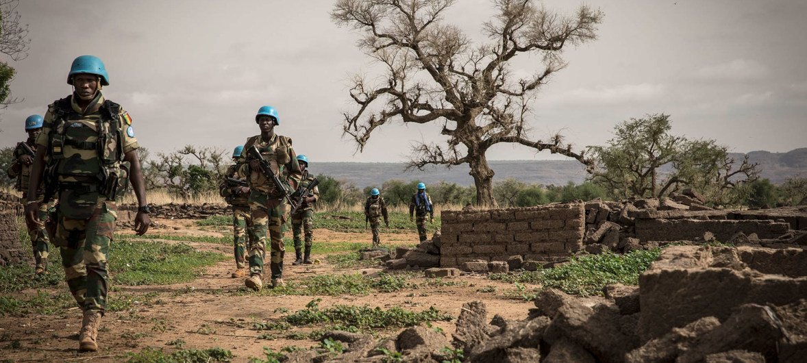 Des Casques bleus lors d'une opération militaire dans la région de Mopti, au centre du Mali.