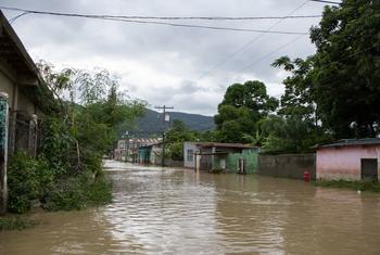 The main street of the Eben Ezer neighborhood in the Chamelecon sector, flooded after the IOTA storm. A colony that has left around 300 families affected for more than 10 days. San Pedro Sula, Cortés, Honduras November 18, 2020.