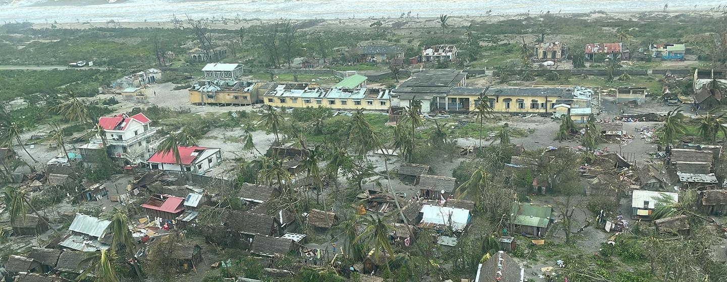 Le cyclone tropical Batsirai sème la destruction sur la côte est de Madagascar.