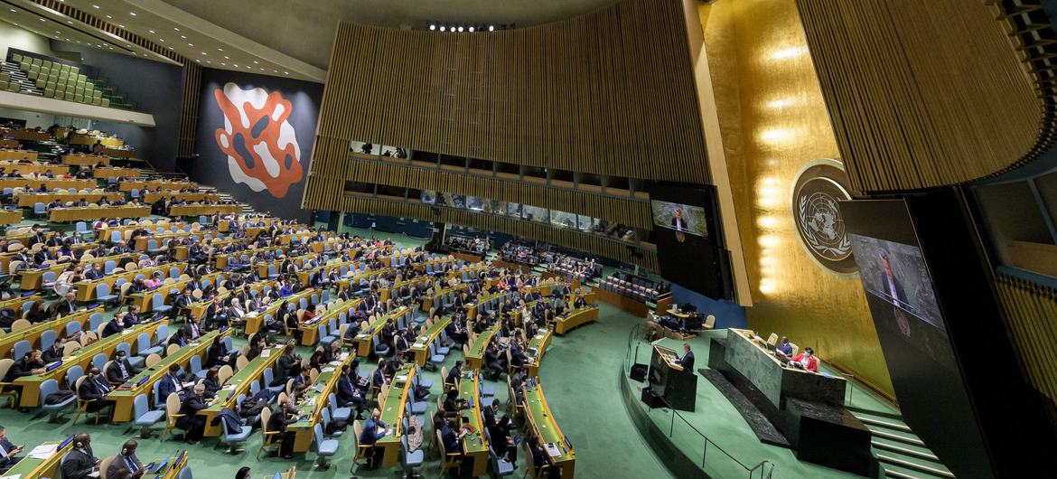 Una panorámica de la Asamblea General durante la sesión de emergencia sobre Ucrania en la que se votó la suspensión de la membresía de Rusia en el Consejo de Seguridad.