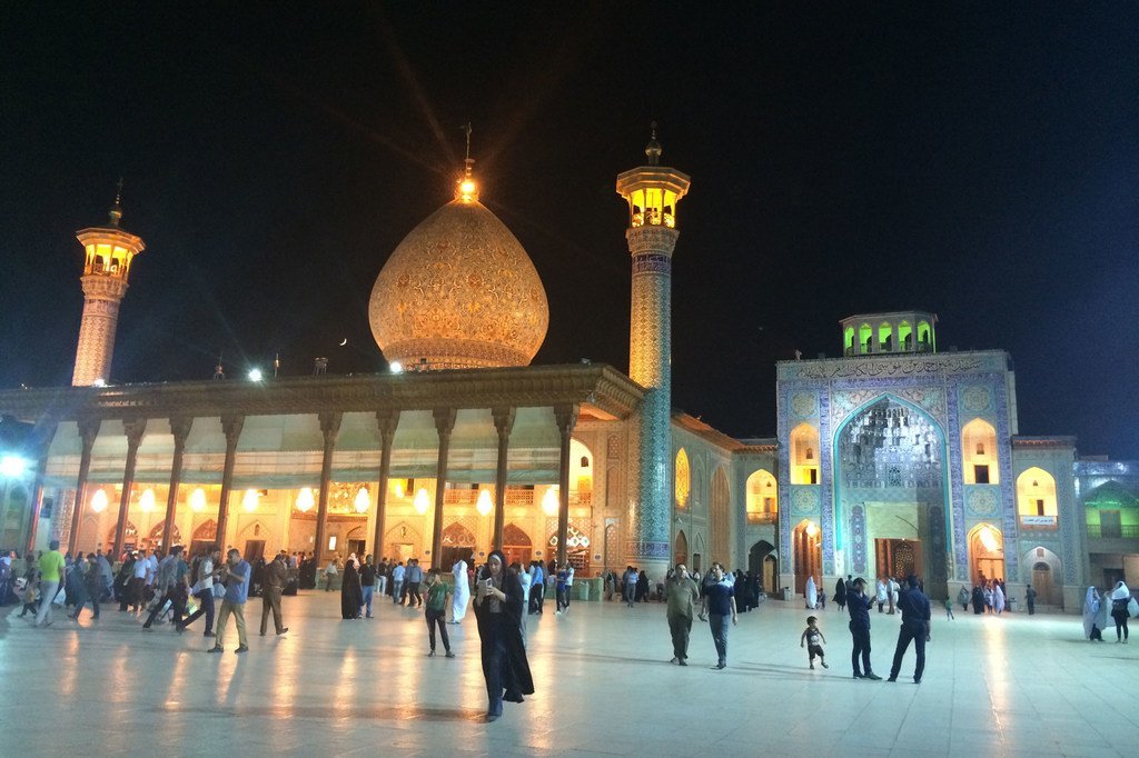 La mosquée Shah-e Cheragh à Shiraz, en Iran, est l'une des principales attractions touristiques du pays.