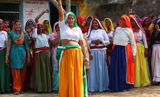 Uma representante feminina eleita motiva outras mulheres a se posicionarem e expressarem suas opiniões em Rajasthan, Índia