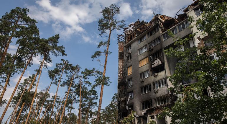 Un edificio dañado en la ciudad ucraniana de Irpin.