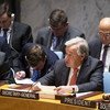 Le Secrétaire général de l'ONU, António Guterres, devant le Conseil de sécurité lors d'une réunion sur la paix et la sécurité en Afrique.