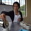 Jóvenes como Aura Cristina Gómez son el futuro de la innovación del sector del cultivo de café en Colombia.
