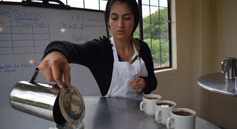 Jóvenes como Aura Cristina Gómez son el futuro de la innovación del sector del cultivo de café en Colombia.