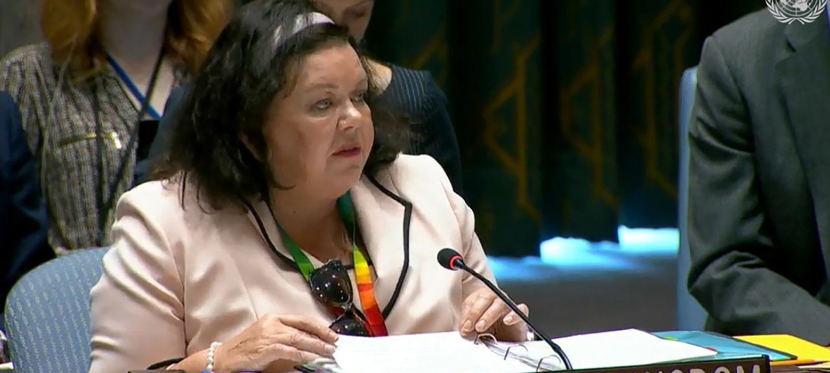 英国常驻联合国代表凯伦·皮尔斯在安理会召开的有关妇女与和平与安全问题的会议上发言。