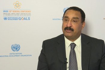 الدكتور هاشم حسين رئيس مكتب ترويج الاستثمار والتكنولوجيا التابع لمنظمة الأمم المتحدة للتنمية الصناعية، في البحرين، خلال حوار على هامش افتتاح المؤتمر العام لليونيدو، في 4 نوفمبر 2019، في أبو ظبي.