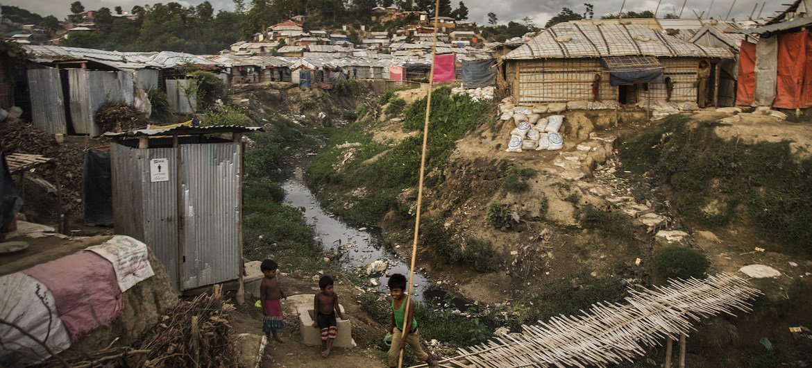 Shelters housing Rohingya refugees at the Unchiprang camp in Cox's Bazar, Bangladesh. (file photo)