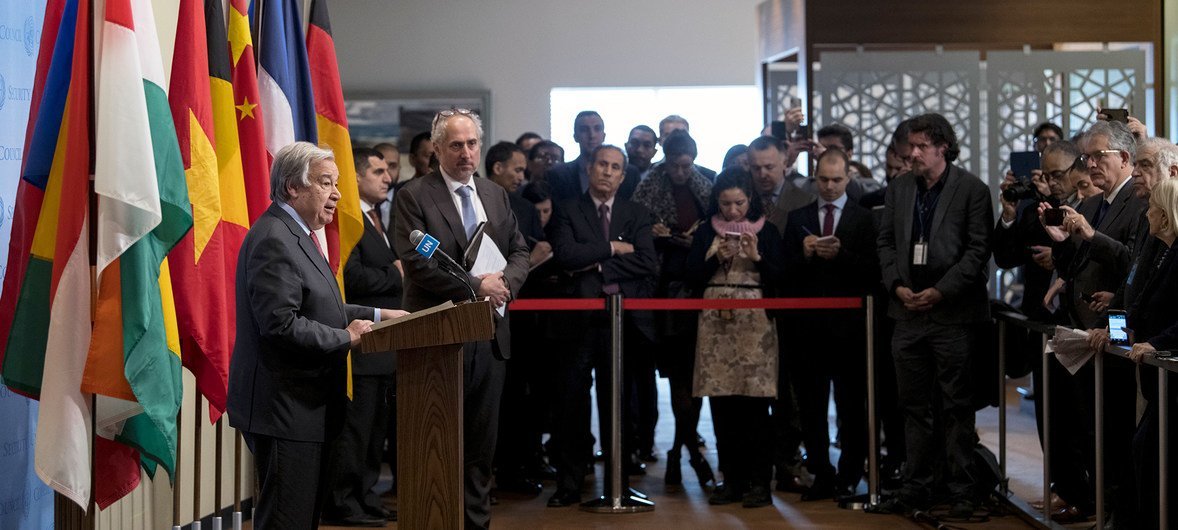 El Secretario General António Guterres se dirige a la prensa el 6 de enero de 2020 en Nueva York.