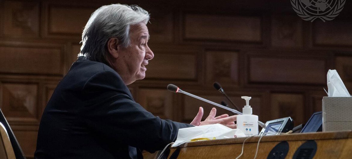 Le Secrétaire général de l'ONU, António Guterres, participe à une réunion d'information virtuelle pour informer les États membres des préparatifs de la COP26 à Glasgow, au Royaume-Uni.