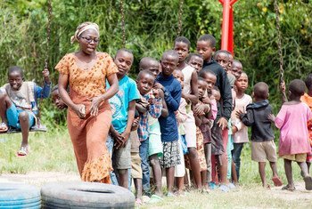 युगाण्डा के इसीनीगिरो ज़िले में बचपन के शुरुआती दिनों में कौशल विकास पर ज़ोर दिया जा रहा है.