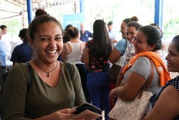 Voici Yoselin, elle est du Salvador. L'aide en espèces renforce le rôle des femmes sur le plan social et économique. Tant au sein de leur famille que de leur communauté. 